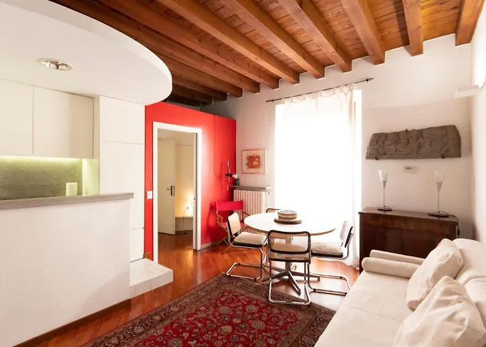Vacation Apartment Rentals in Milan